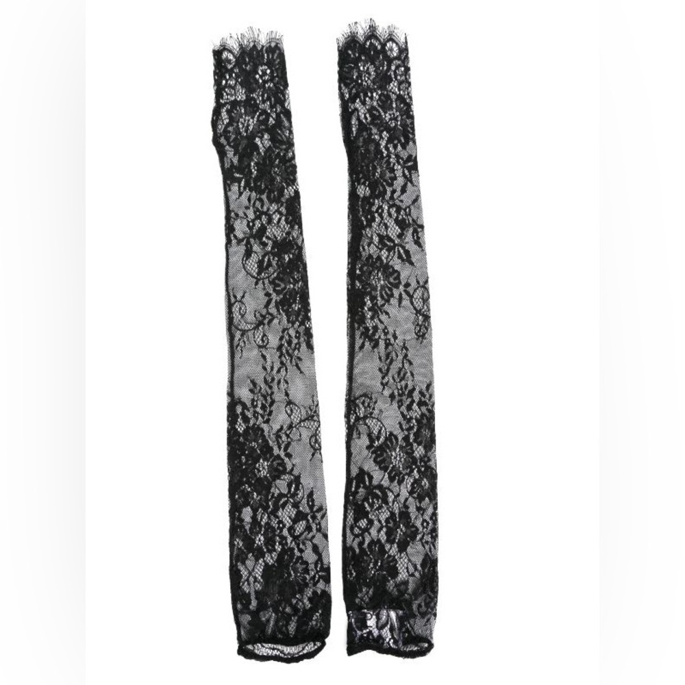 Atu Body Couture
x Rue Ra chantilly-lace gloves